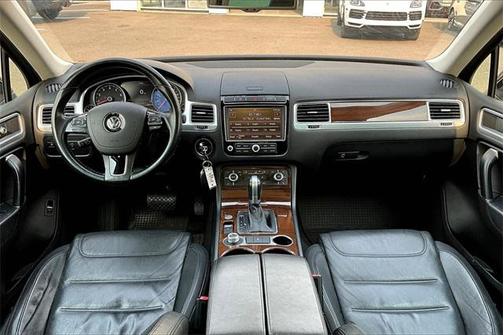 2015 Volkswagen Touareg V6 Lux