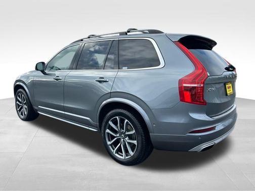 2019 Volvo XC90 T6 Momentum