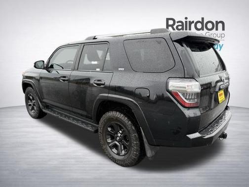 Midnight Black Metallic 2019 Toyota 4Runner SR5