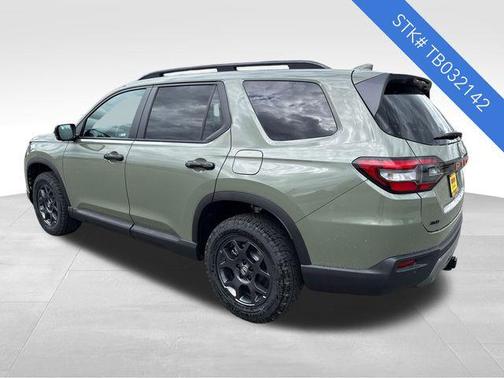 Ash Green Metallic 2026 Honda Pilot TrailSport