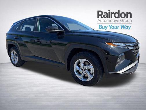 Black Pearl 2024 Hyundai TUCSON SE