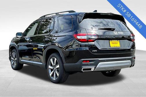 2025 Honda Pilot Touring 8-Passenger