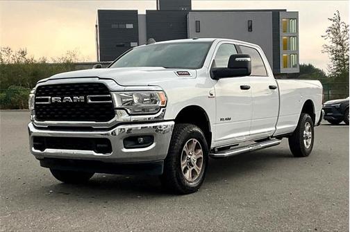 2023 RAM 3500 Big Horn Crew Cab 4x4 8' Box