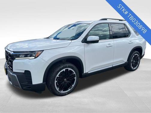 Platinum White Pearl 2026 Honda Pilot Touring 8-Passenger