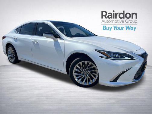 White Pearl 2019 Lexus ES 350 Luxury