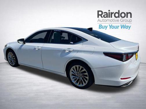 White Pearl 2019 Lexus ES 350 Luxury