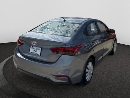 2020 Hyundai Accent SE