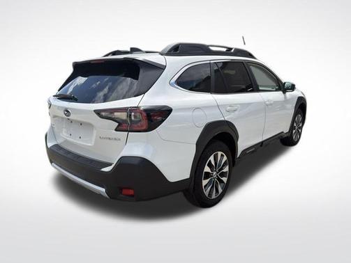 Crystal White Pearl 2024 Subaru Outback Limited