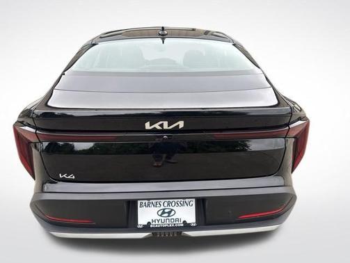 Aurora Black Pearl 2025 Kia K4