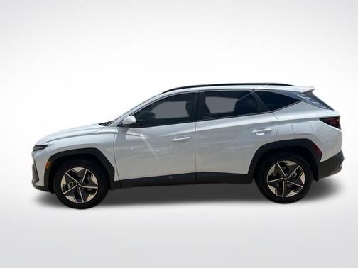 White Pearl 2025 Hyundai TUCSON SEL