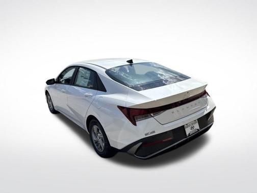 White 2026 Hyundai ELANTRA SE