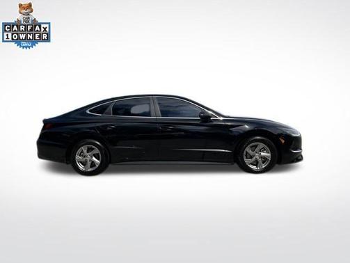 Phantom Black 2022 Hyundai SONATA SE