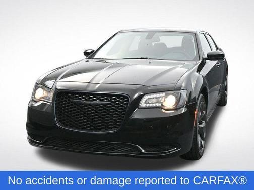 2022 Chrysler 300 Touring