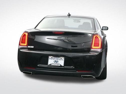 2022 Chrysler 300 Touring