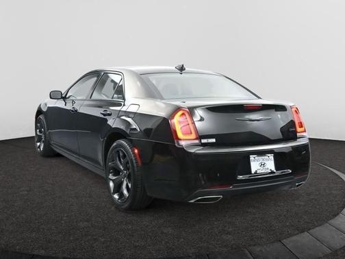 2022 Chrysler 300 Touring