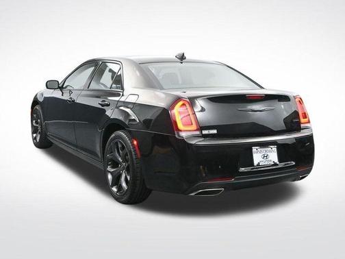 2022 Chrysler 300 Touring