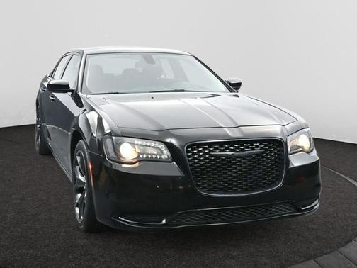 2022 Chrysler 300 Touring