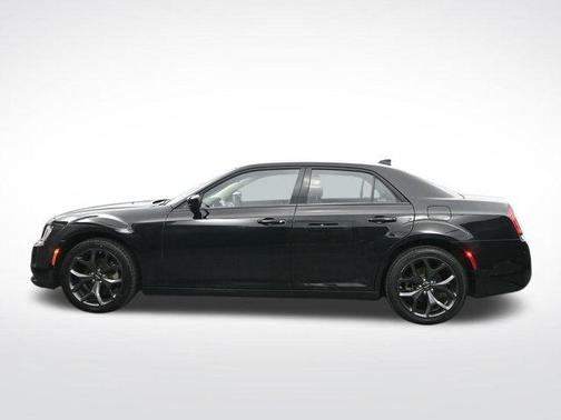 2022 Chrysler 300 Touring