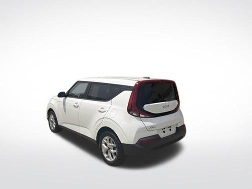 Snow White Pearl 2022 Kia Soul S