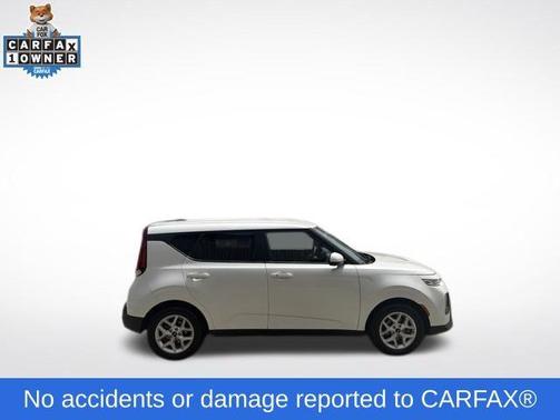 Snow White Pearl 2022 Kia Soul S