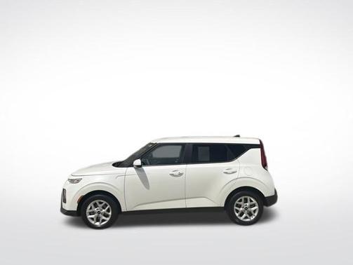 Snow White Pearl 2022 Kia Soul S