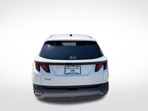 White Pearl 2026 Hyundai TUCSON SE