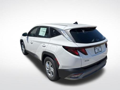 White Pearl 2026 Hyundai TUCSON SE