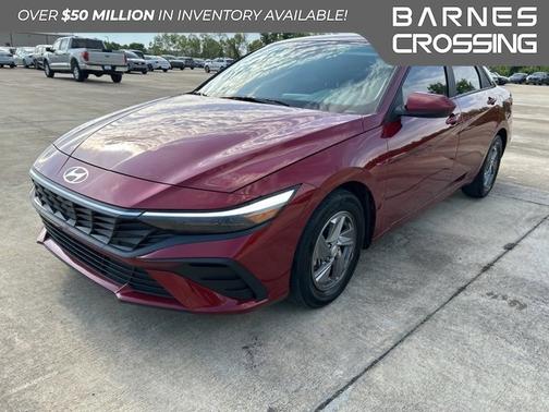 2024 Hyundai ELANTRA SE