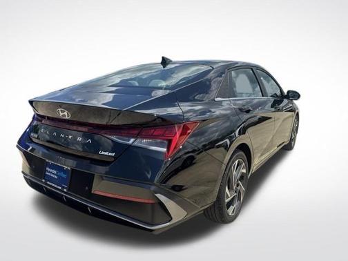 Black 2024 Hyundai ELANTRA Limited
