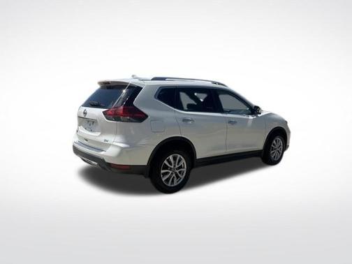 White 2017 Nissan Rogue SV