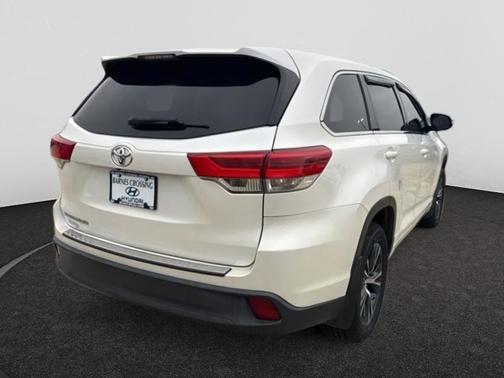 2017 Toyota Highlander LE
