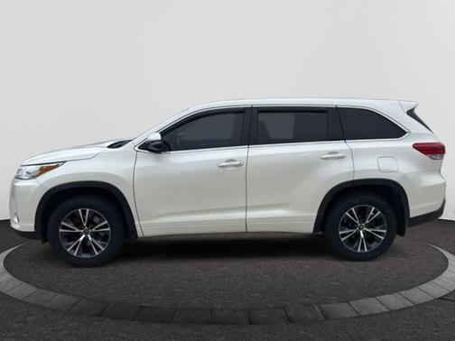 2017 Toyota Highlander LE