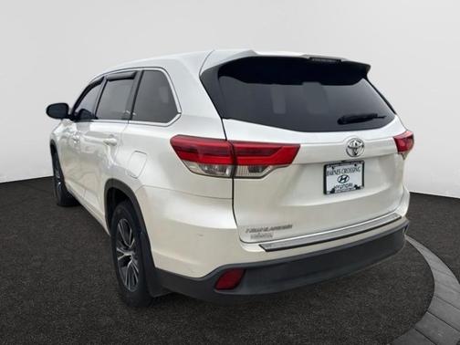 2017 Toyota Highlander LE