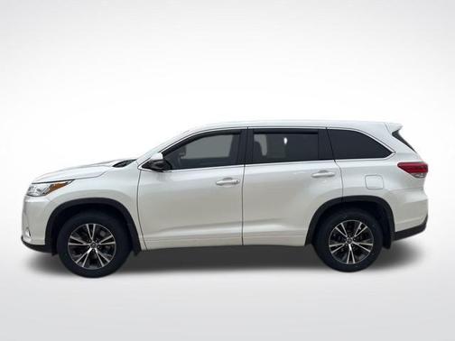 2017 Toyota Highlander LE