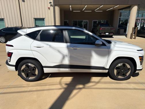 2025 Hyundai KONA EV SEL