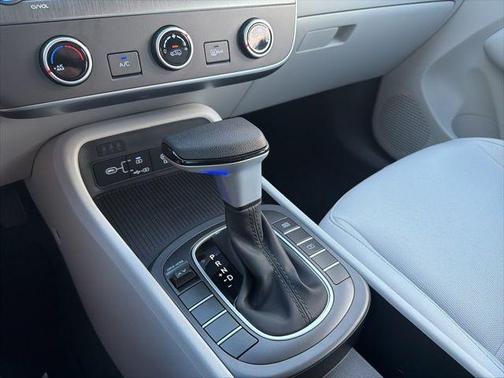 Gray Pearl 2026 Hyundai KONA SE