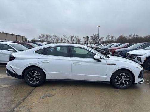 2026 Hyundai SONATA Hybrid Blue