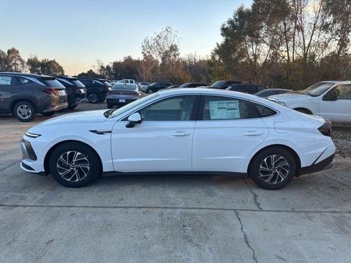 2026 Hyundai SONATA Hybrid Blue