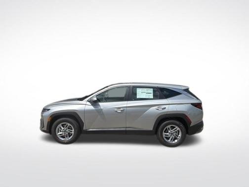 Shimmering Silver 2026 Hyundai TUCSON SE