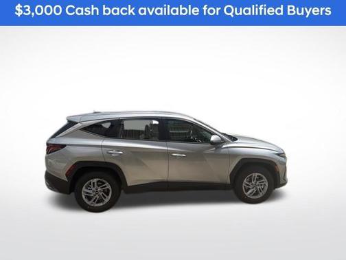 Shimmering Silver 2026 Hyundai TUCSON SE