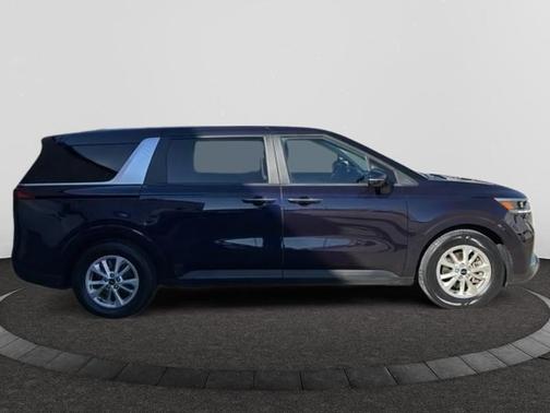 2022 Kia Carnival LXS