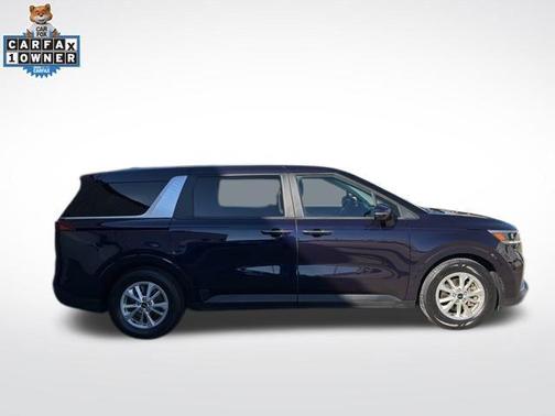 2022 Kia Carnival LXS