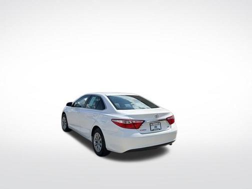 Super White 2017 Toyota Camry LE