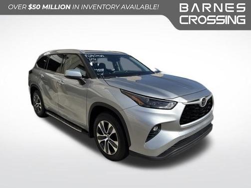 Celestial Silver Metallic 2022 Toyota Highlander XLE