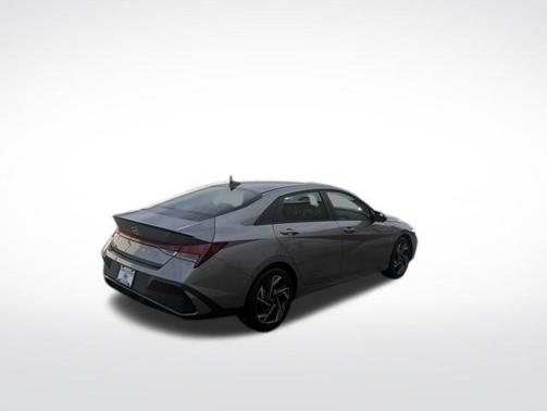 Metal 2025 Hyundai ELANTRA SEL Sport