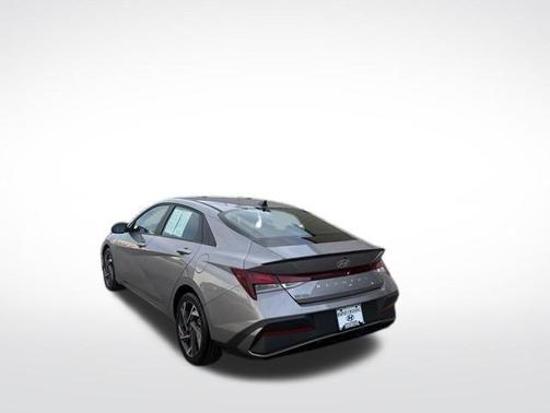 Metal 2025 Hyundai ELANTRA SEL Sport