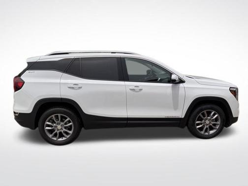 Summit White 2024 GMC Terrain SLT