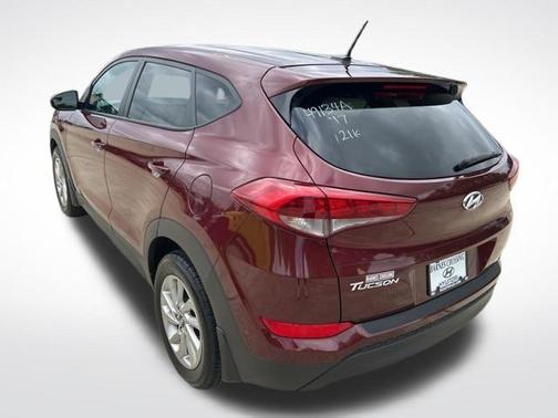 Ruby Wine 2017 Hyundai TUCSON SE
