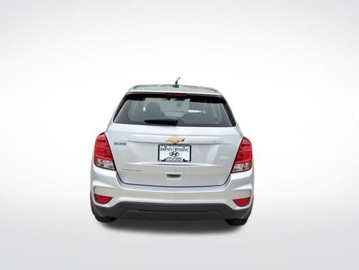 Silver Ice Metallic 2019 Chevrolet Trax LS