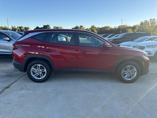 2025 Hyundai TUCSON SE